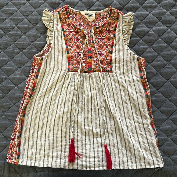 Savanna Jane Tops - Savanna Jane embroidered cotton/linen sleeveless top size S
